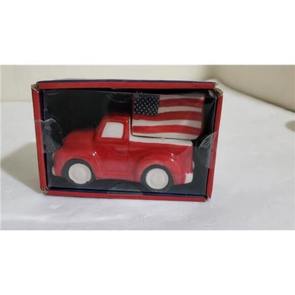 American Flag Farmhouse Pick Up Truck Salt & Pepper Shaker Table Kitchen Set - Picture 3 of 5
